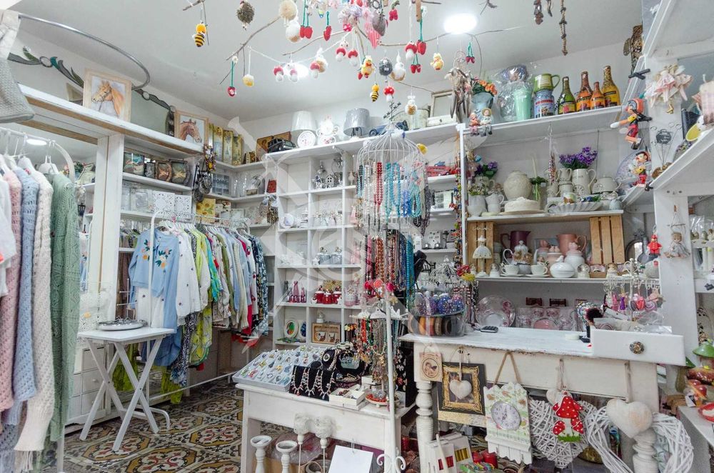Продава се бизнес магазин за подаръци в Центъра на град София № 84155