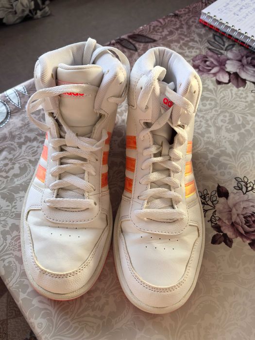 Бели маратонки Размер 38