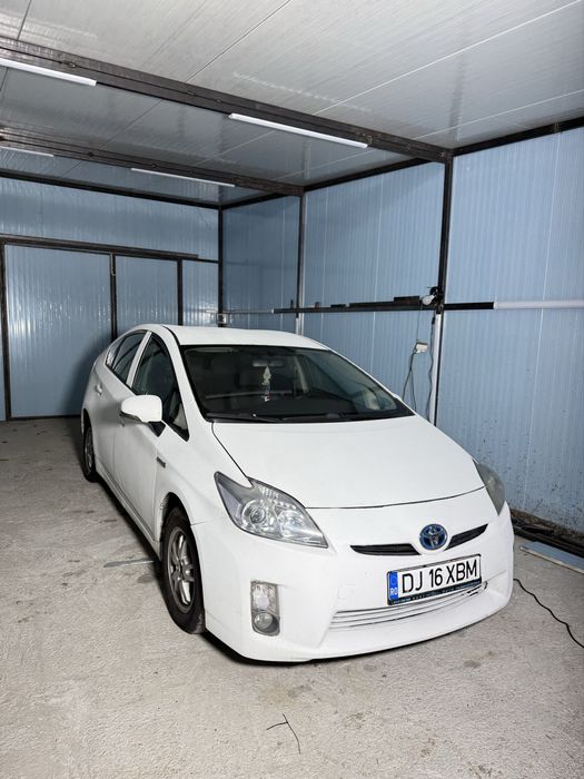 Toyota Prius Hybrid 2011 – 270.000 km – Consum 4L – Foarte Fiabilă