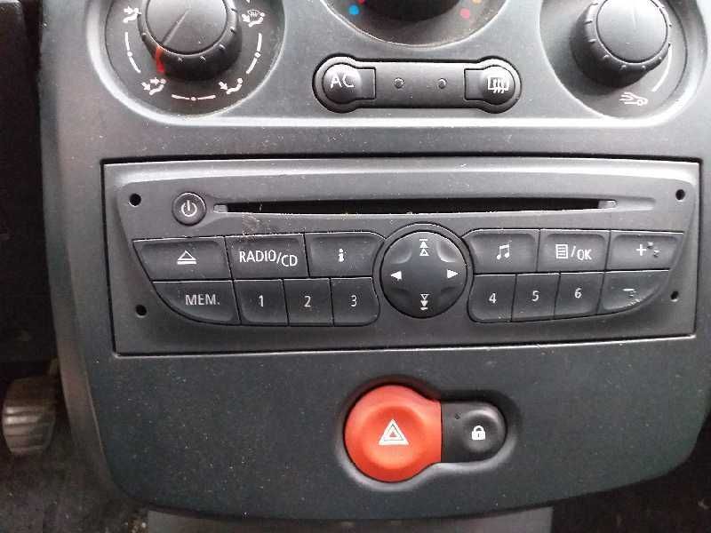 Скоби за демонтаж на оригинално аудио Renault Clio III