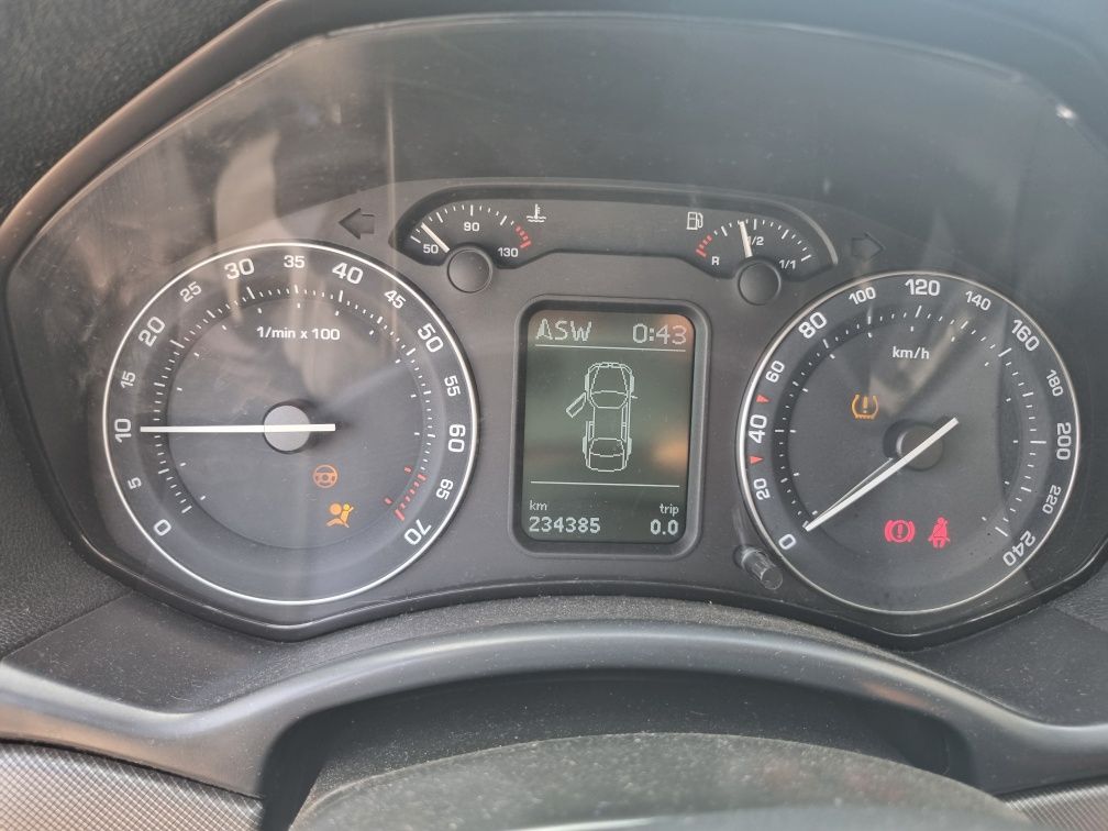 Dezmembrez dezmembrari skoda octavia 2 1.6 fsi blf xenon