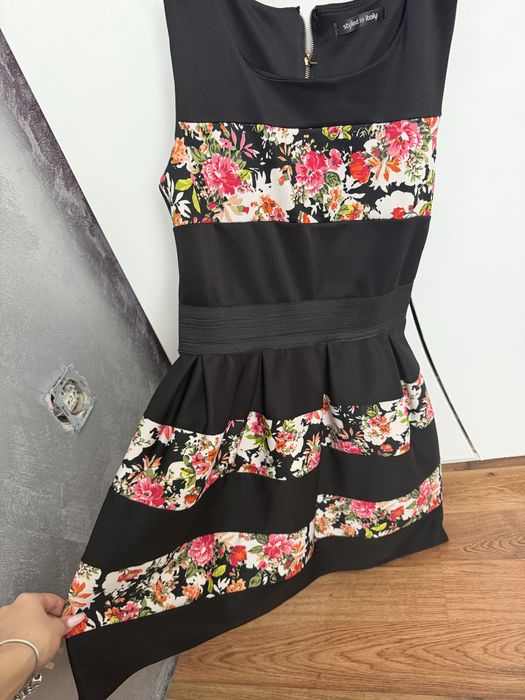 Лятна рокля размер С/М . Носена е 1-2 пъти