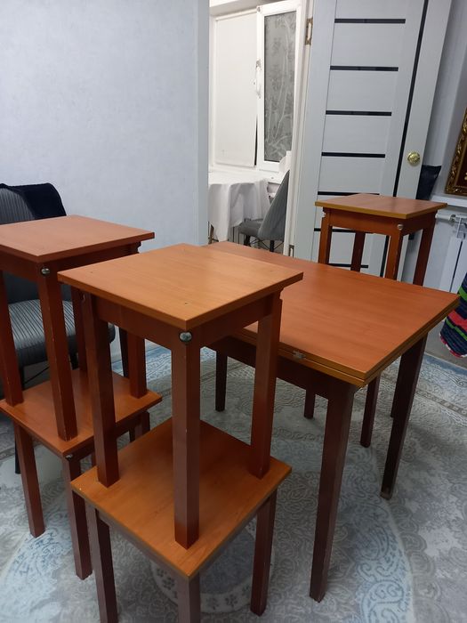 Кухонный стол и стулья