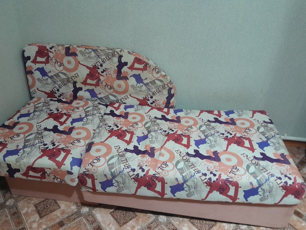 Продам дет диван кровать б/у в хорошем состоянийшем состояний