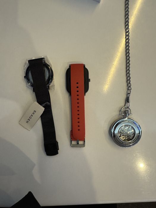 Vand ceasuri la 200 ron/buc