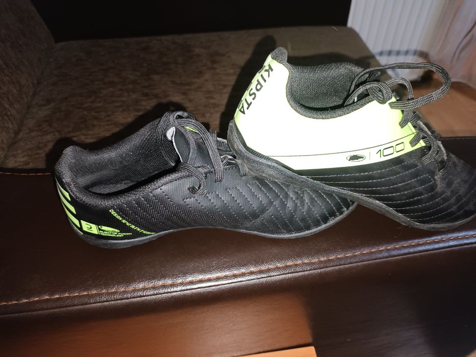 Adidași pentru fotbal