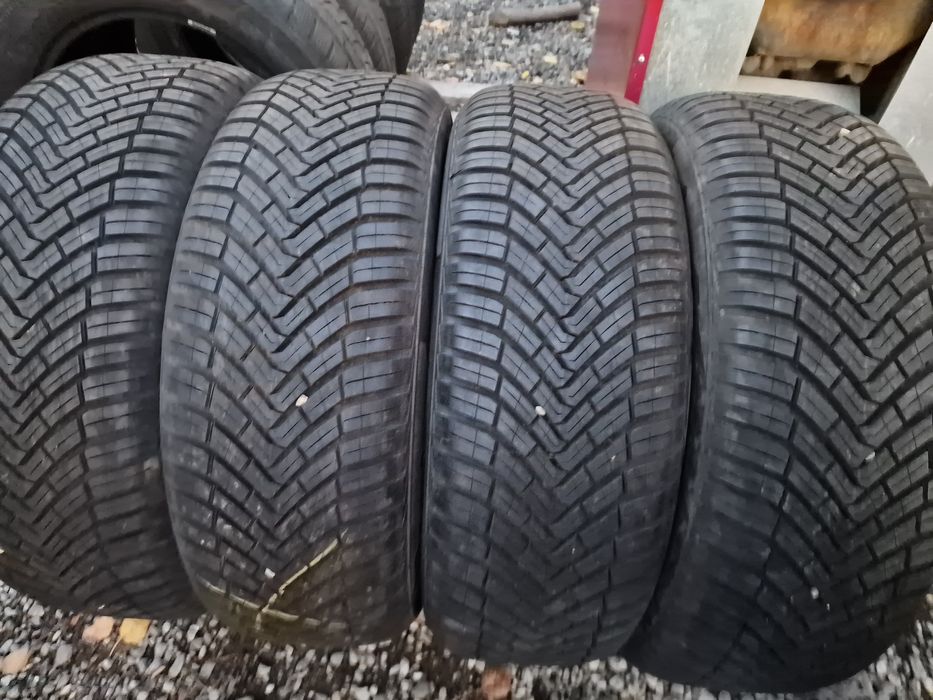 Anvelope 215/55R17 marca Continental, DOT 2024,All Season, noi