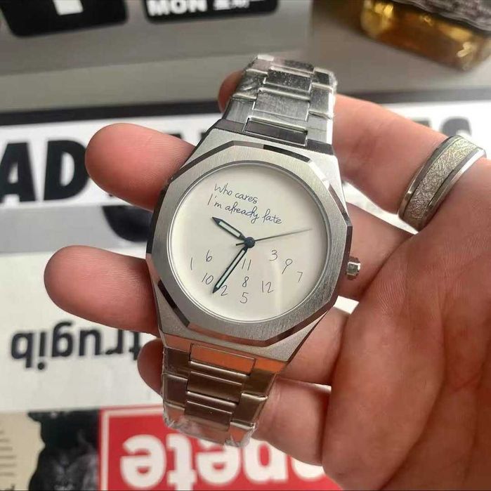 Ceas "Who cares I'm already late"