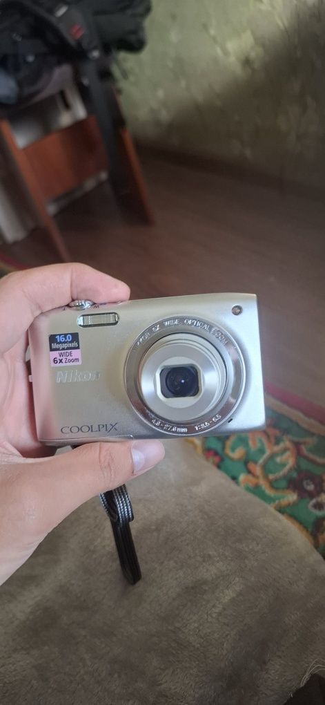 Nikon coolpix S2700