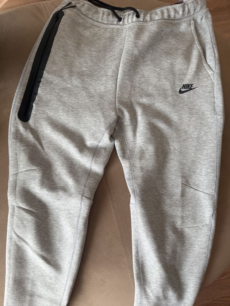 Nike Tech Fleece долнище L
