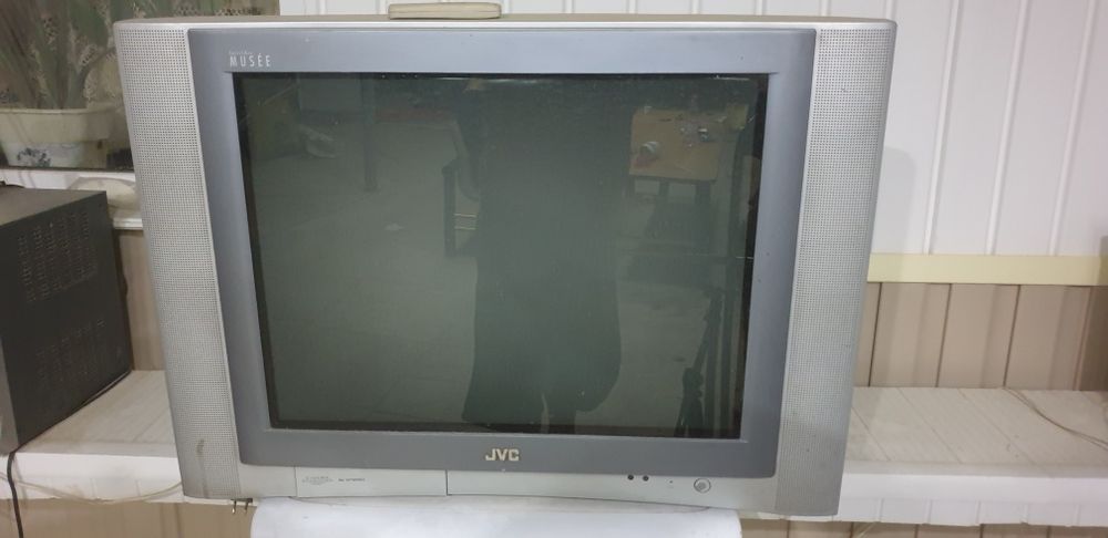 Телевизор JVC стерео