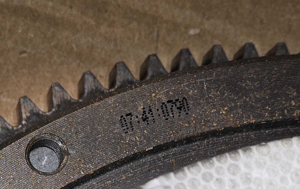 Съединител за форд чисто нов пълен комплект с маховик-Лукас - 800 лв.