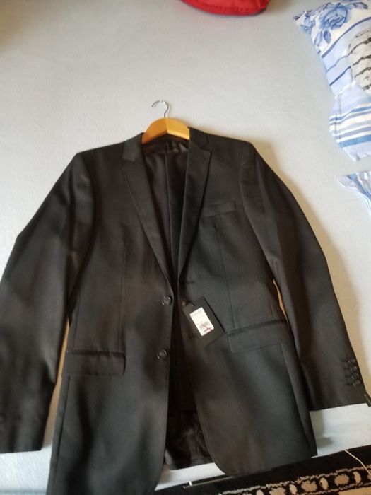 Costum nou bărbătesc nr 46 marca Dressmann