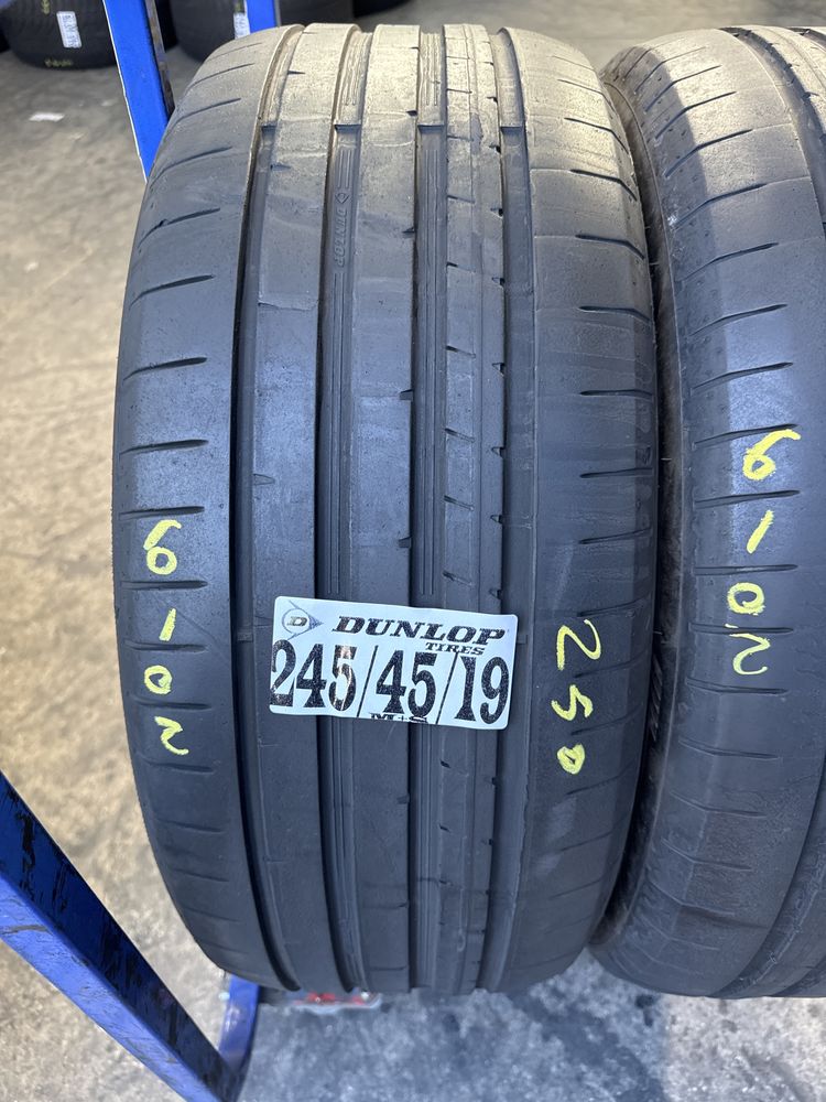 245/45/19 Dunlop