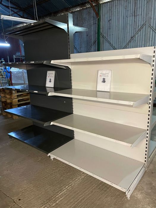 Vând vitrine din metal