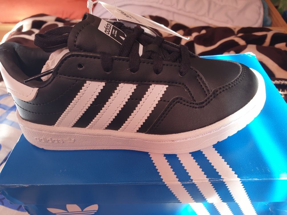 Adidas copii marime 30, noi