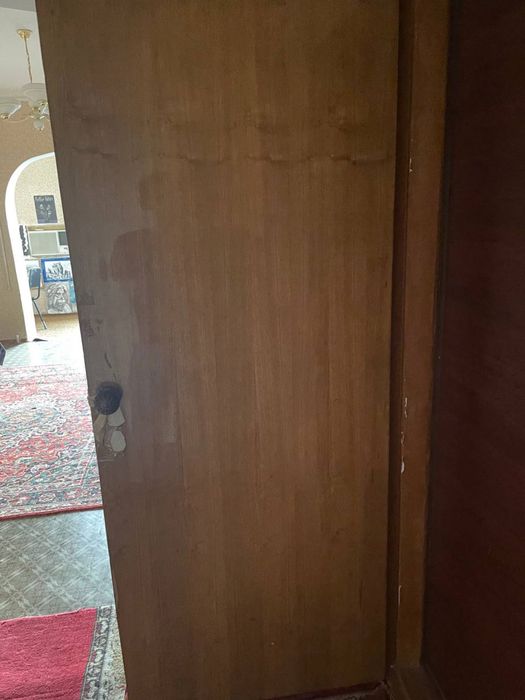 Продаются   деревянные   двери.   Б/у.