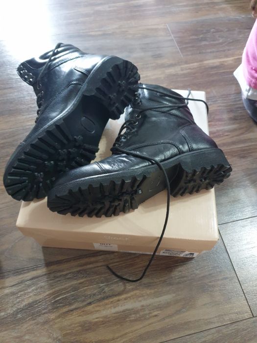 Gheta dama din piele marimea 36 noi  pret negociabil