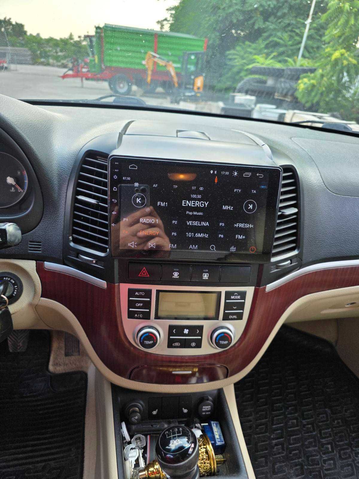 Hyundy 100Santa Fe 2