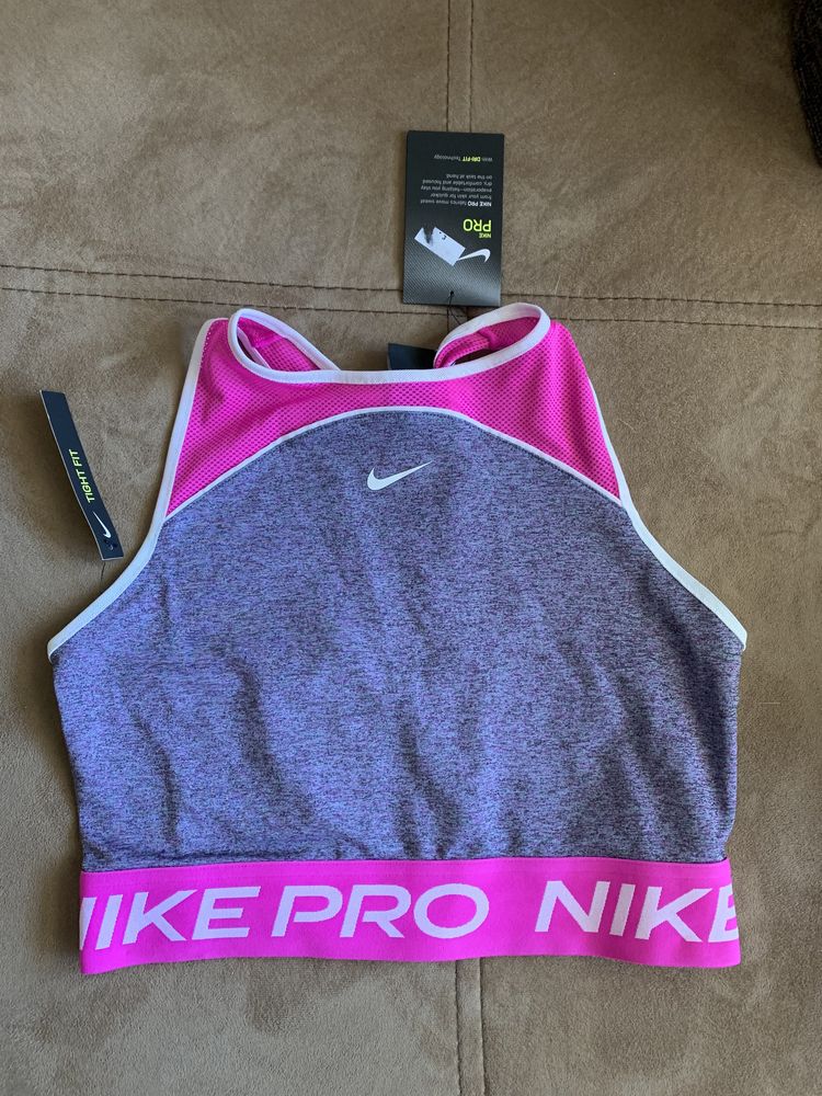 Спортен къс топ Nike pro