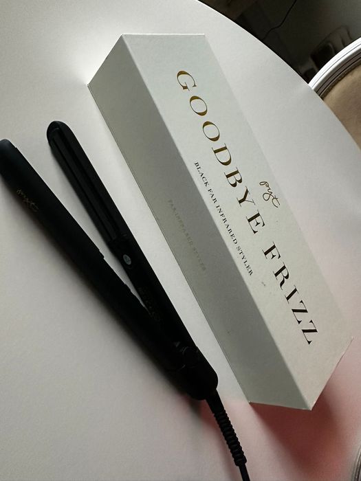 Placă de păr profesională goodbye frizz