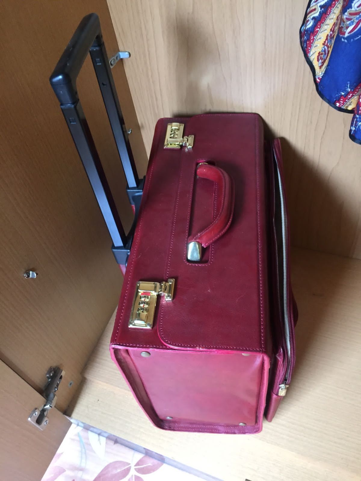 Продам брендовый итальянский чемодан