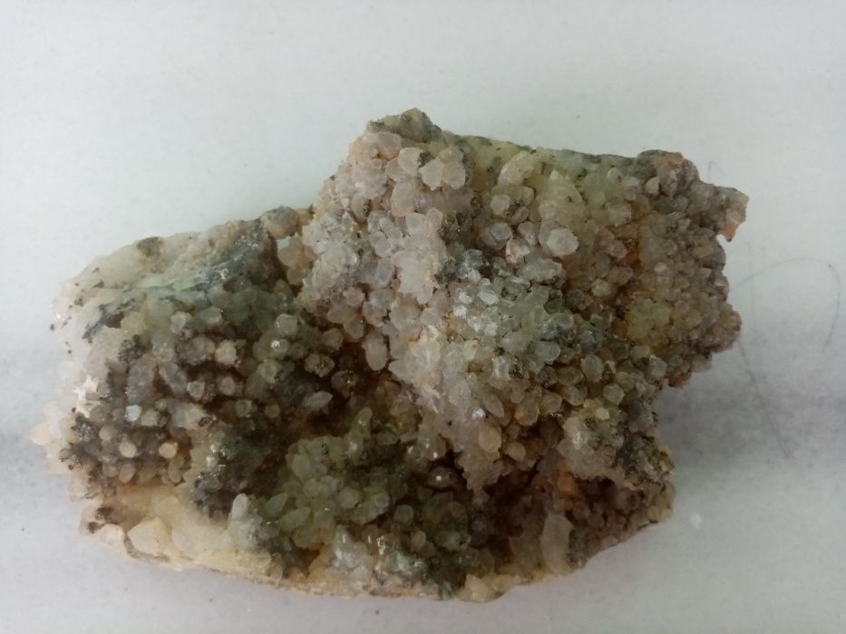 Аметисти кристали калцит самородно олово и много други