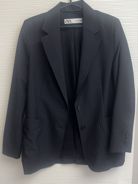 Сив костюм от зара в размер Л