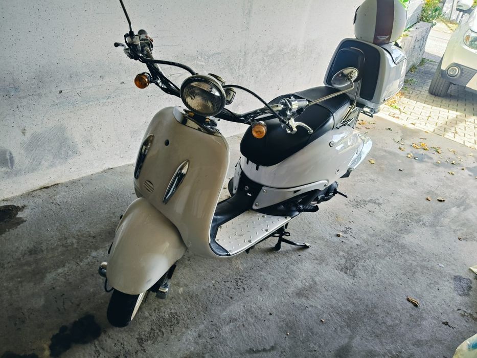Scuter stil vespa