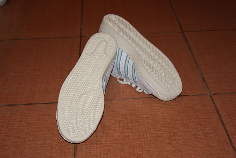 бели Stan Smith - Adidas кецове UK9 EU 43