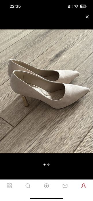 Продается бежевые туфли
