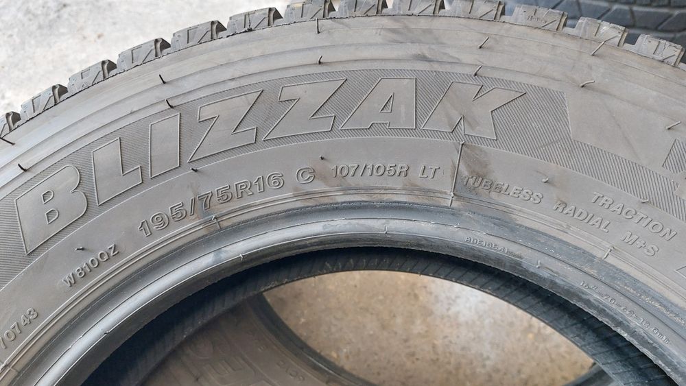 Гуми за Бус 195/75/16 C Bridgestone Blizzak W810 2 броя