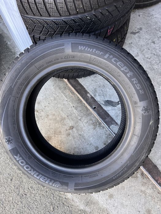 4 anvelope iarna 185/60/15 , Hankook , 7.5 mm !