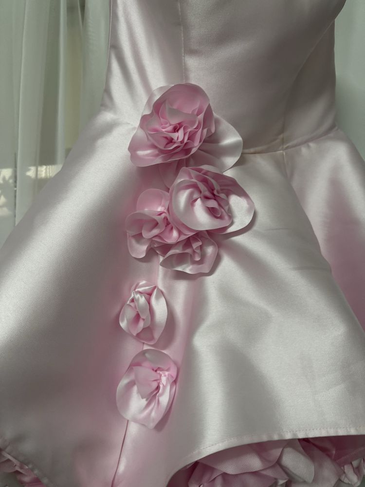 Vand rochie cu efecte 3D
