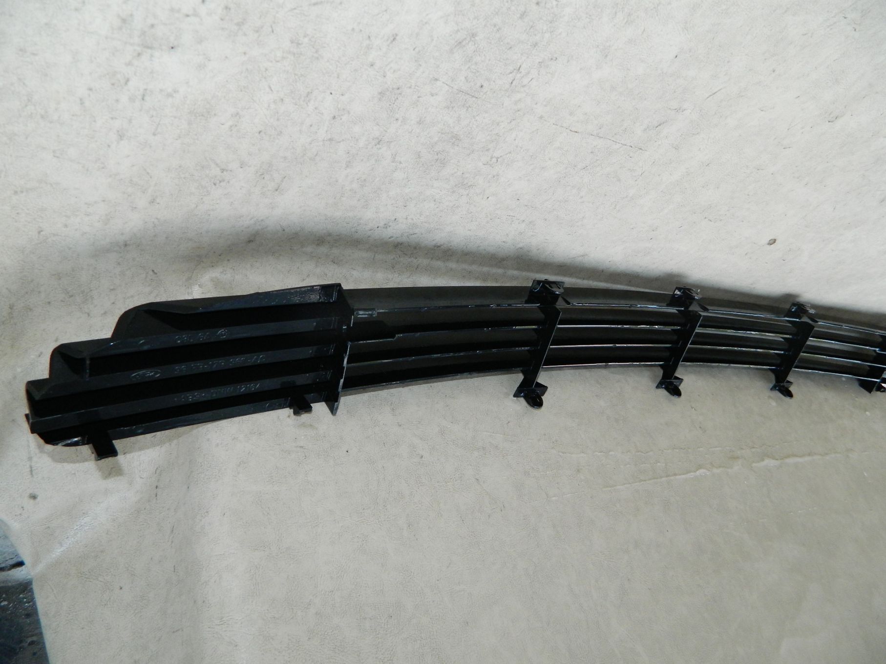 Grila intre proiectoare, Ford Fiesta, 95-99, 96FB-17B968-AC