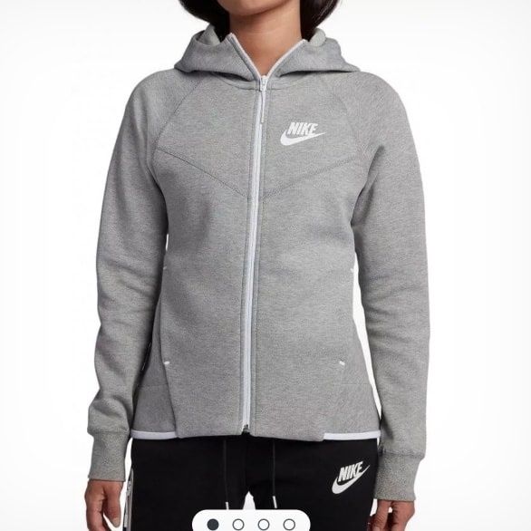 Страхотно дамско спортно горнище NIKE размер XS