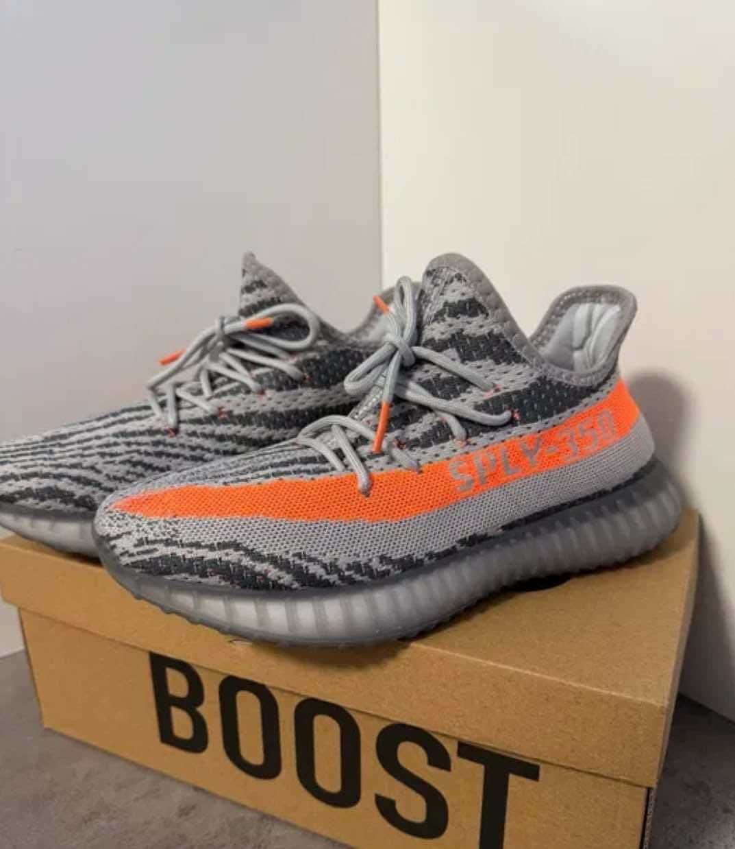 Adidasi Yeezy Grey&Orange 350 Carbon Beluga