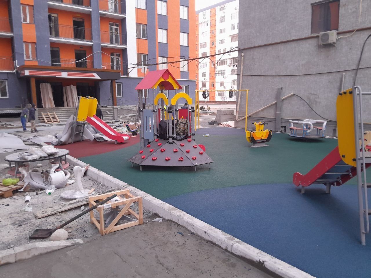 Rezina qoplama.Reina pol granula Резиновые покрытие