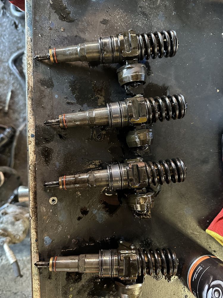 Injector,injectoare 2.0tdi\tip BMM cod BQ