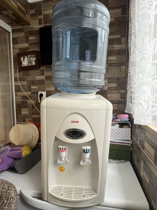 Dozator de apa- Caldă si rece