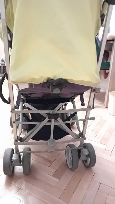 Carucior pentru copii pliabil de tip stoller