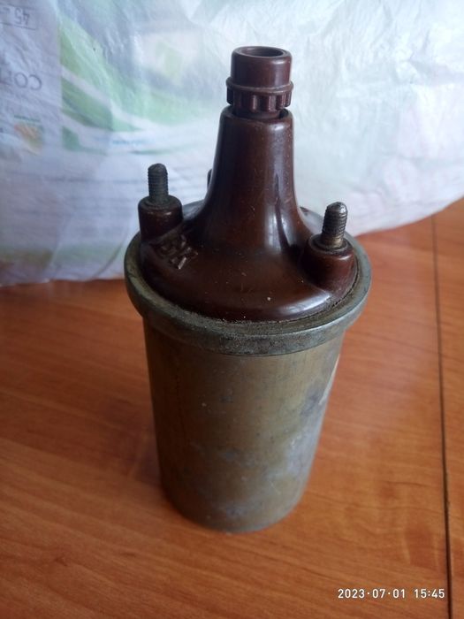 продам НОВУЮ на ГАЗ 51-53 катушку зажигания  3500