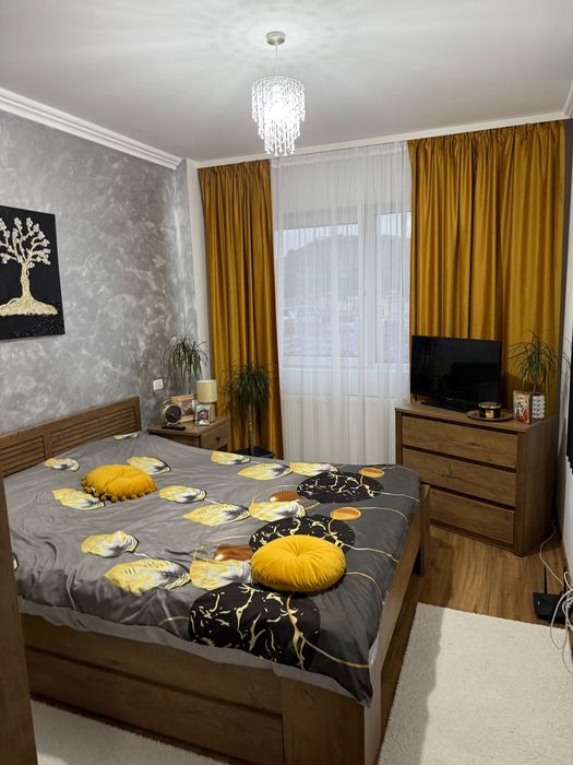 Vand apartament cu 3 camere