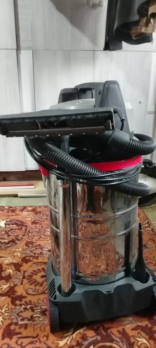 Продам отличный пылесос для больших обьемов! Фирма Crown 30 л.