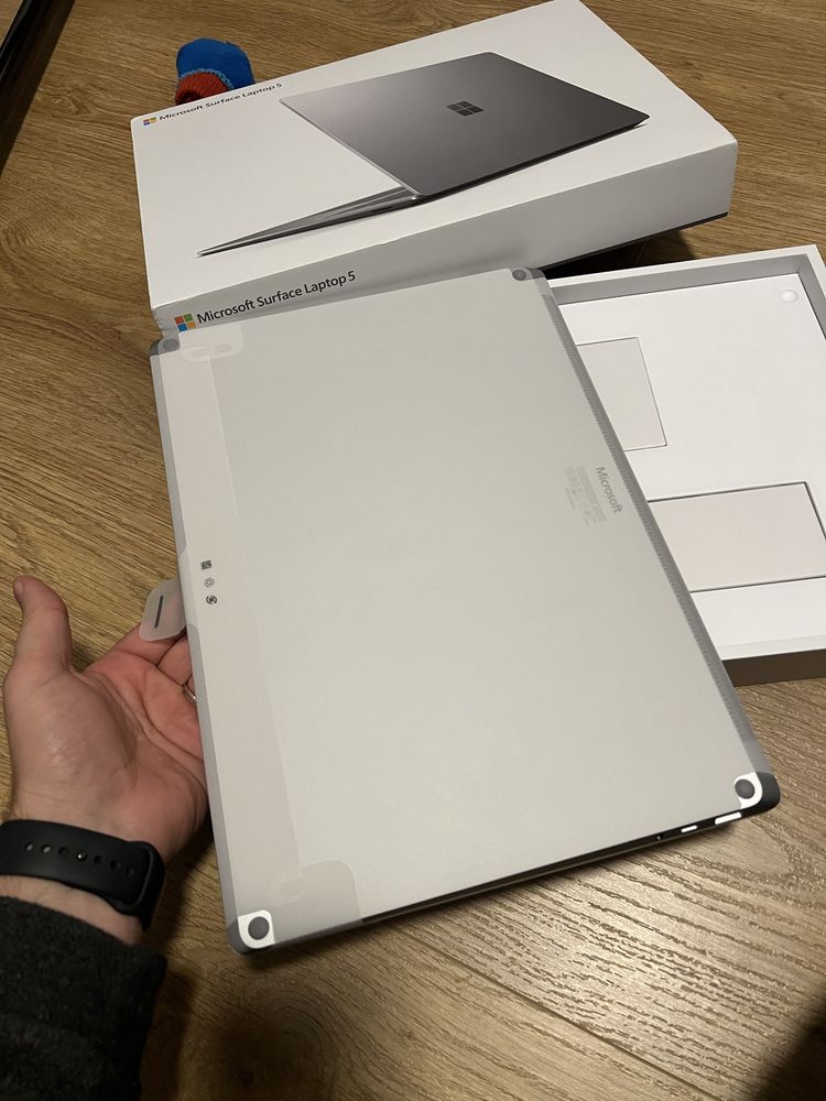Microsoft Surface Laptop 5 - 15inch - i7 - 8GB - 256GB NOU