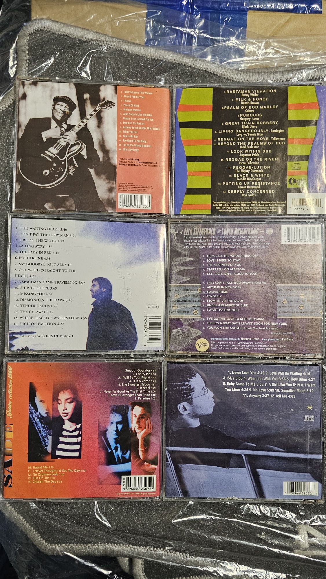 Музикални албуми и компилации на CD