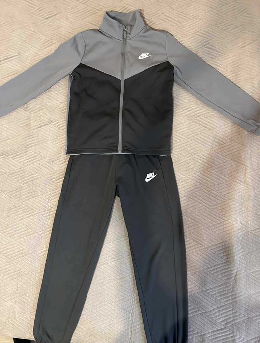 Nike - Спортен екип в цветен блок с цип, Сив, 137-147 CM