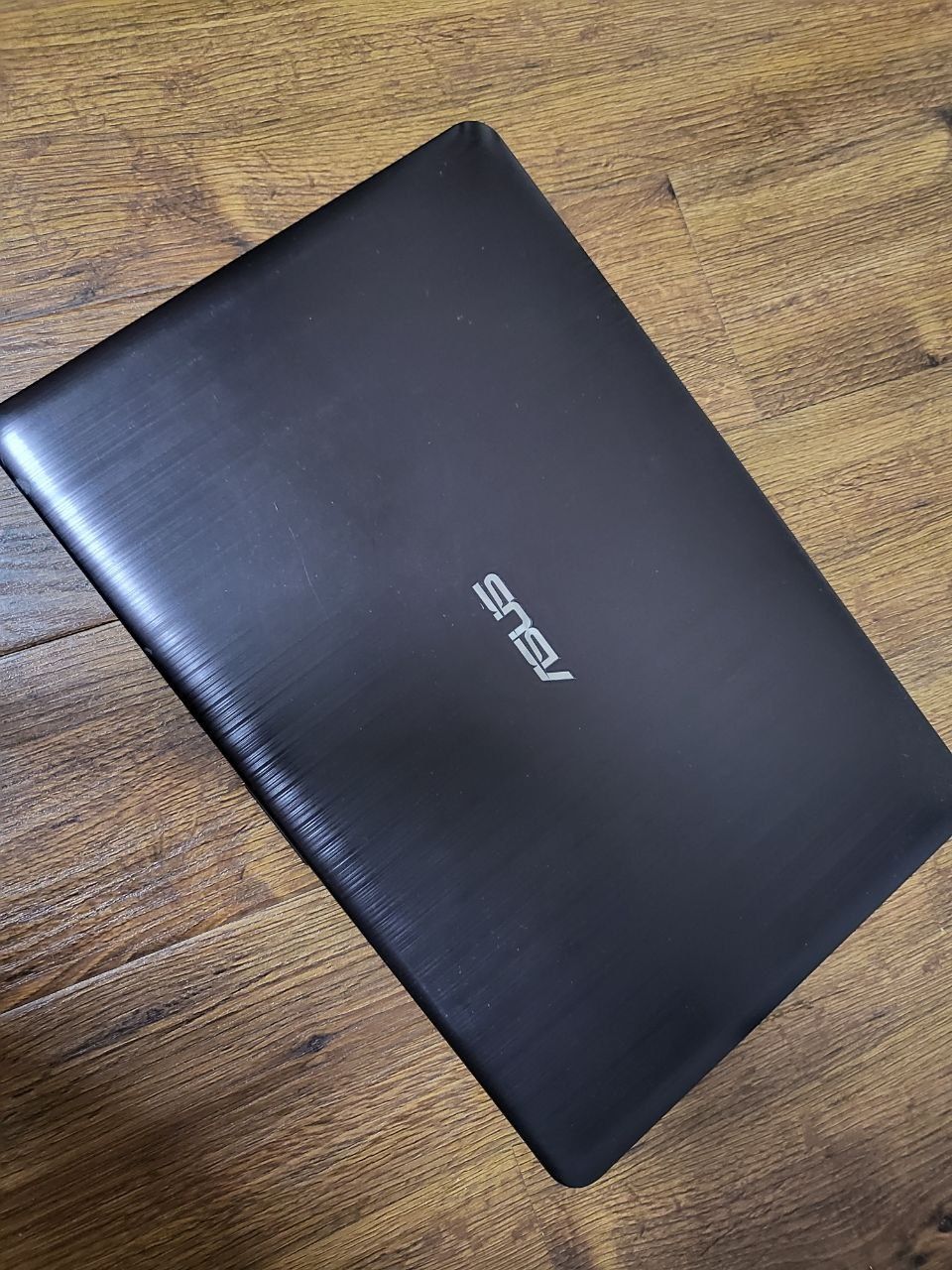 Noutbook Asus sotiladi Obmen bor Arzon narxda