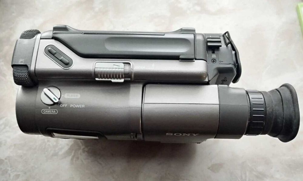 PLAYER VIDEO Camera pentru casete cu filme 8mm sau hi8