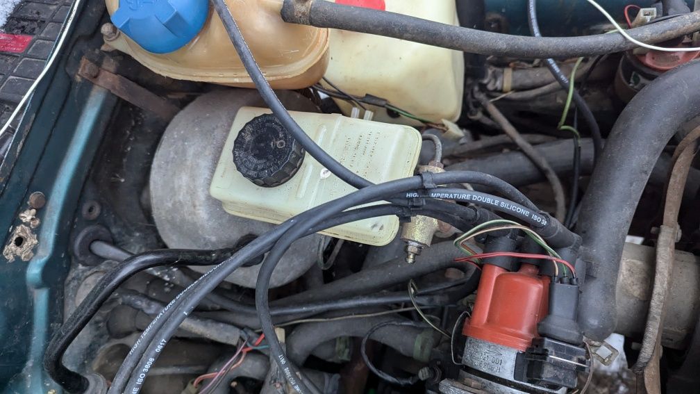 Здравейте продавам Polo86c от 1984 на части